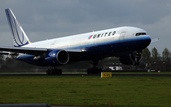 United Airlines Boeing 777-222