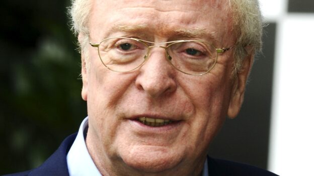Michael Caine Dengan Konsepnya Jangan Berkedip Saat Adegan